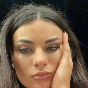 Meet your Posher, Karis